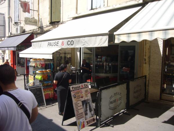 Cafe Salon de The Pause & Co